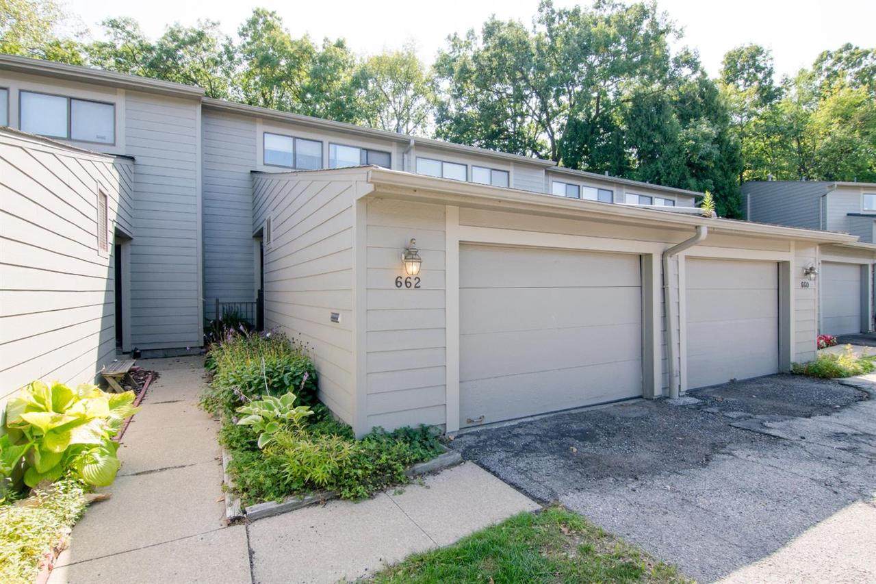 662 Peninsula Ct - Photo 1