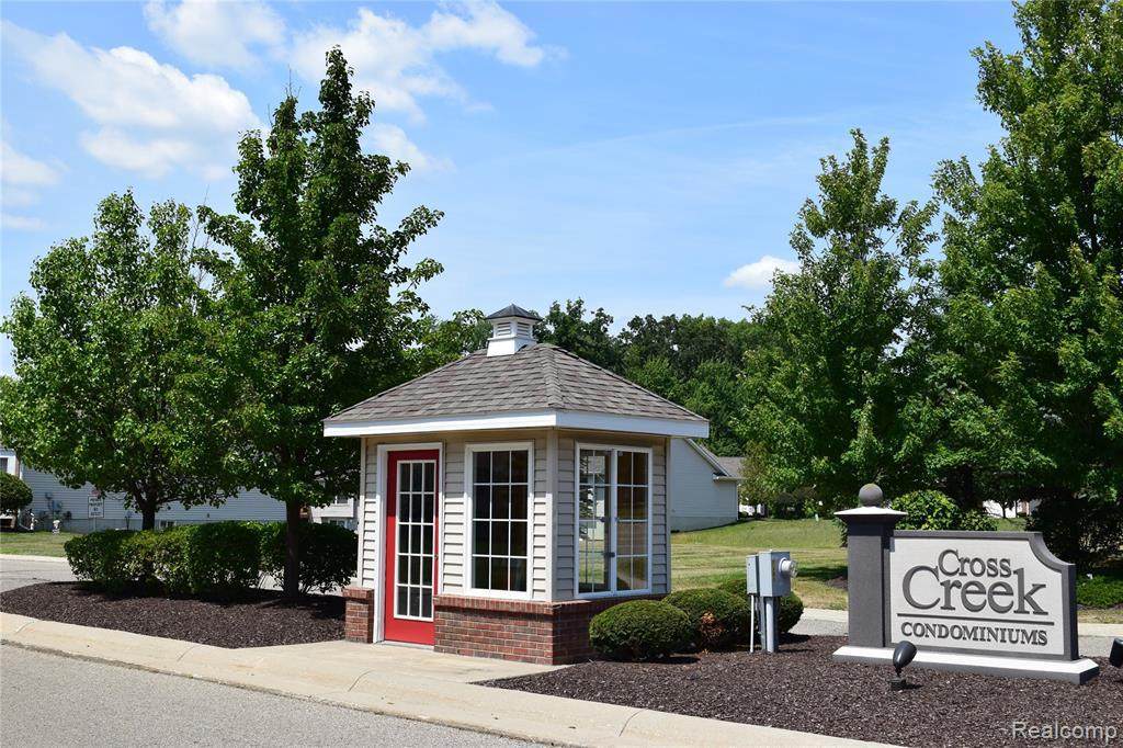4411 Cross Creek Blvd - Photo 1