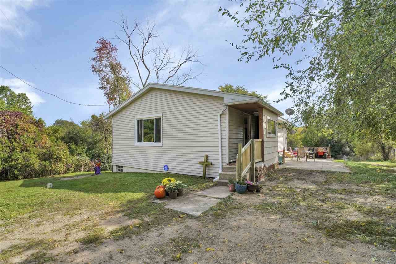 3547 Hart - Photo 1