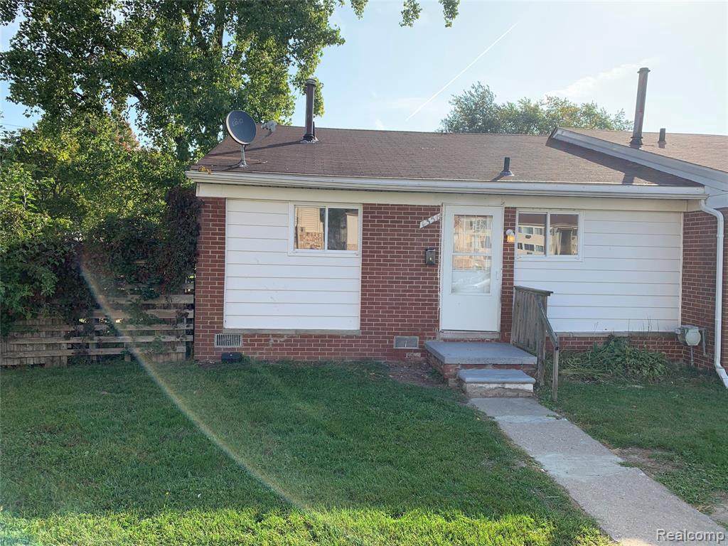 1351 Cherrylawn Dr - Photo 1