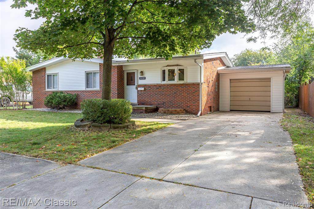 20138 Weyher St - Photo 1