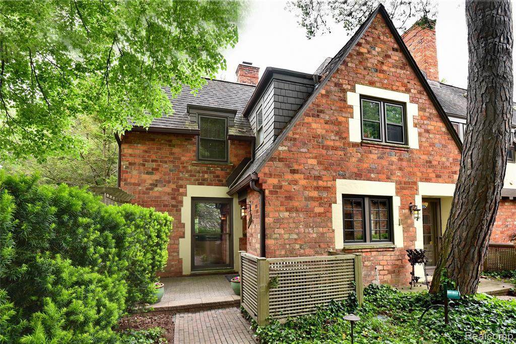 1078 Wimbleton Dr - Photo 1