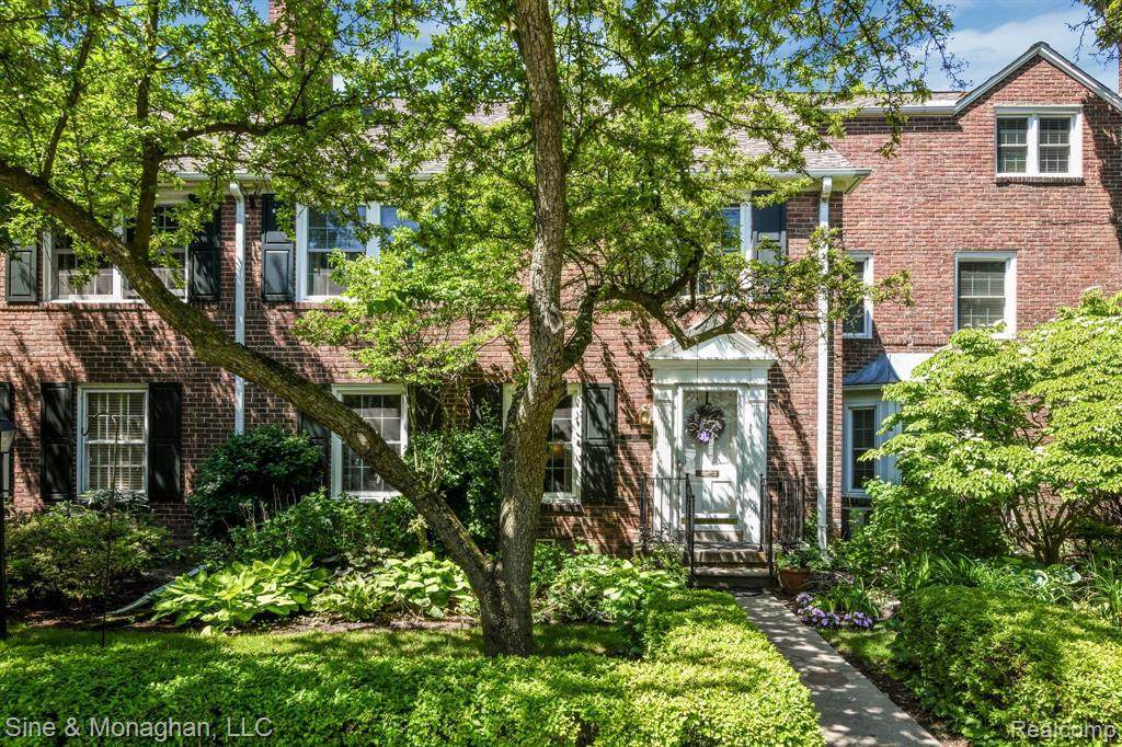 569 Notre Dame St - Photo 1