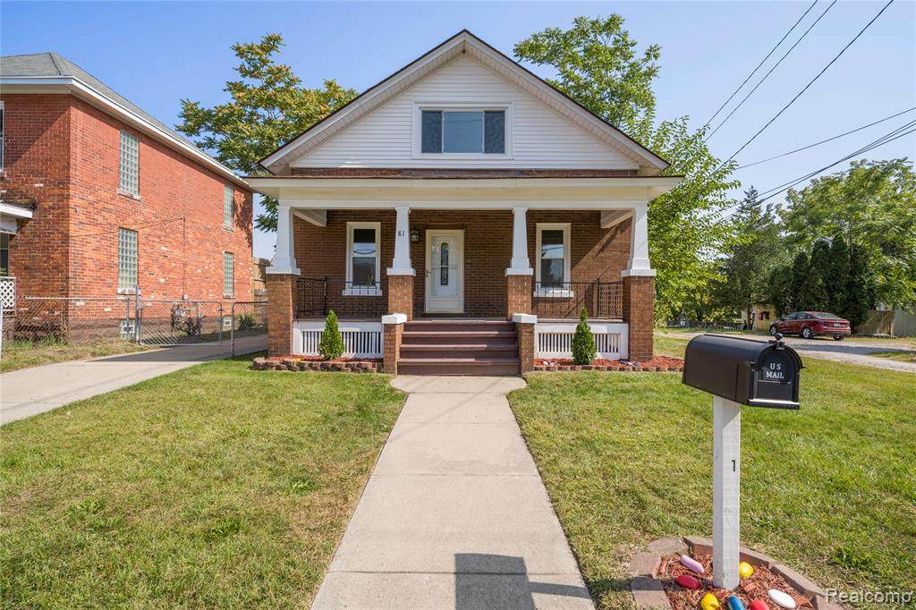 81 Avery St - Photo 1
