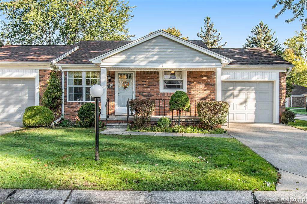 28053 Thorntree Ln - Photo 1