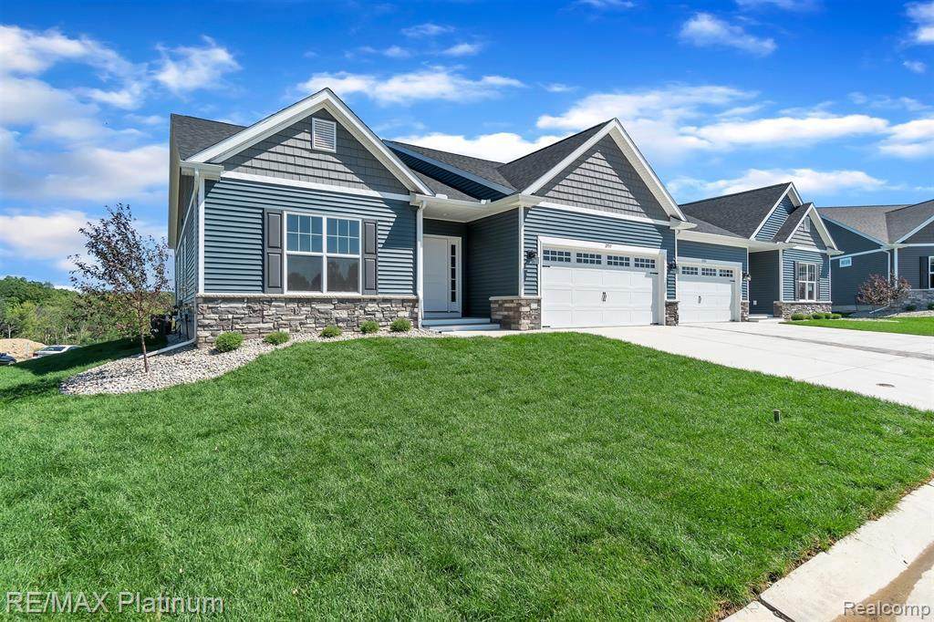 2745 Blue Sky Dr - Photo 1