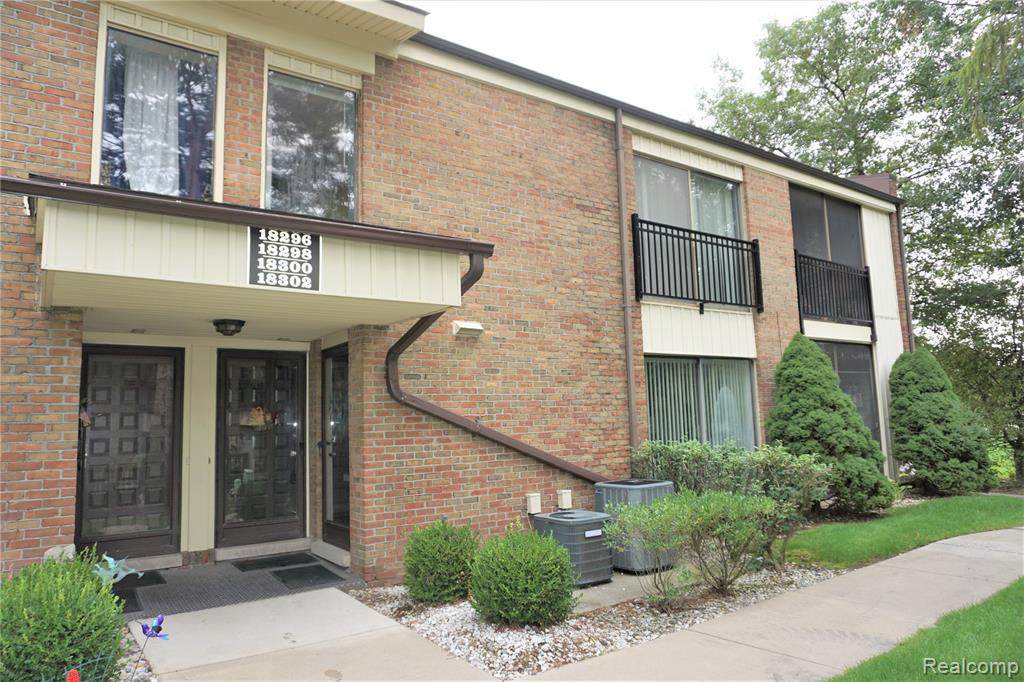 18300 University Park Dr - Photo 1