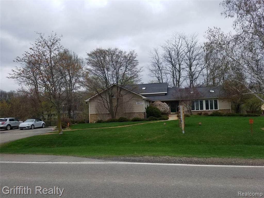 7077 Fieldcrest Dr - Photo 1