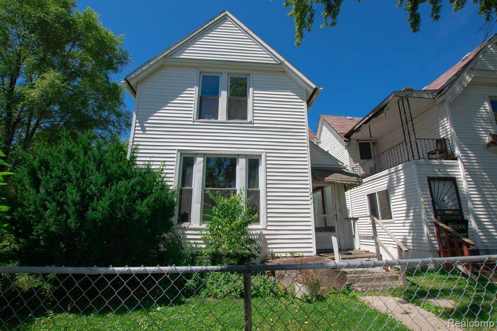 1241 Meldrum St - Photo 1