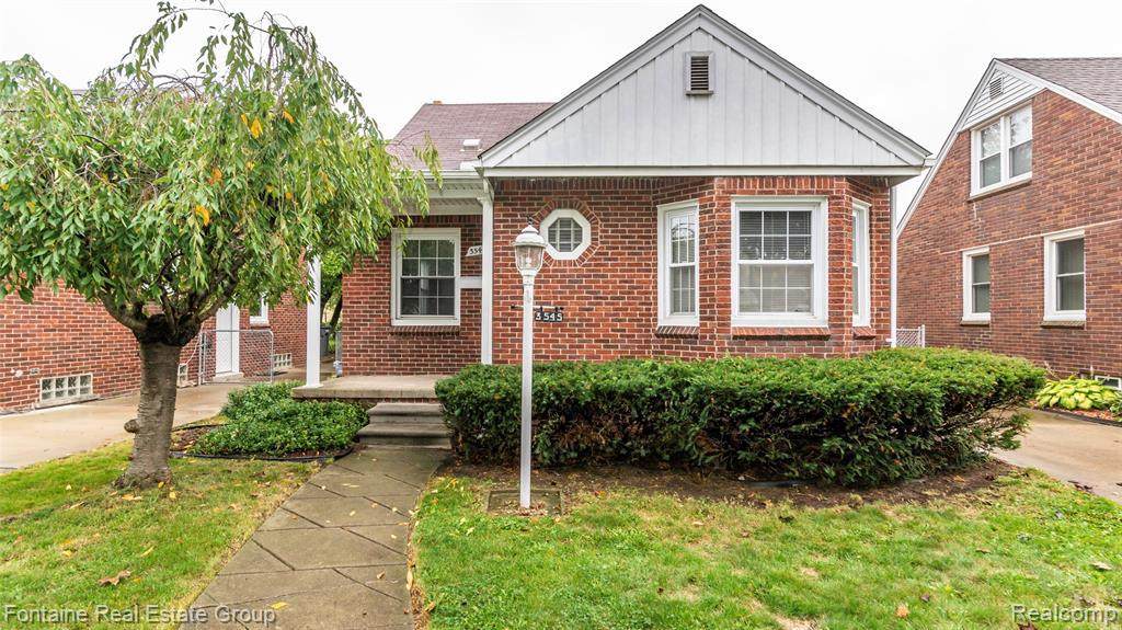 3545 Lincoln St - Photo 1