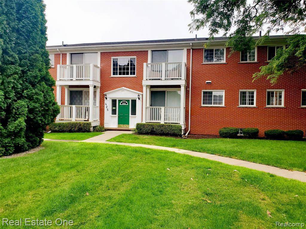 425 Eton St Apt 306 - Photo 1
