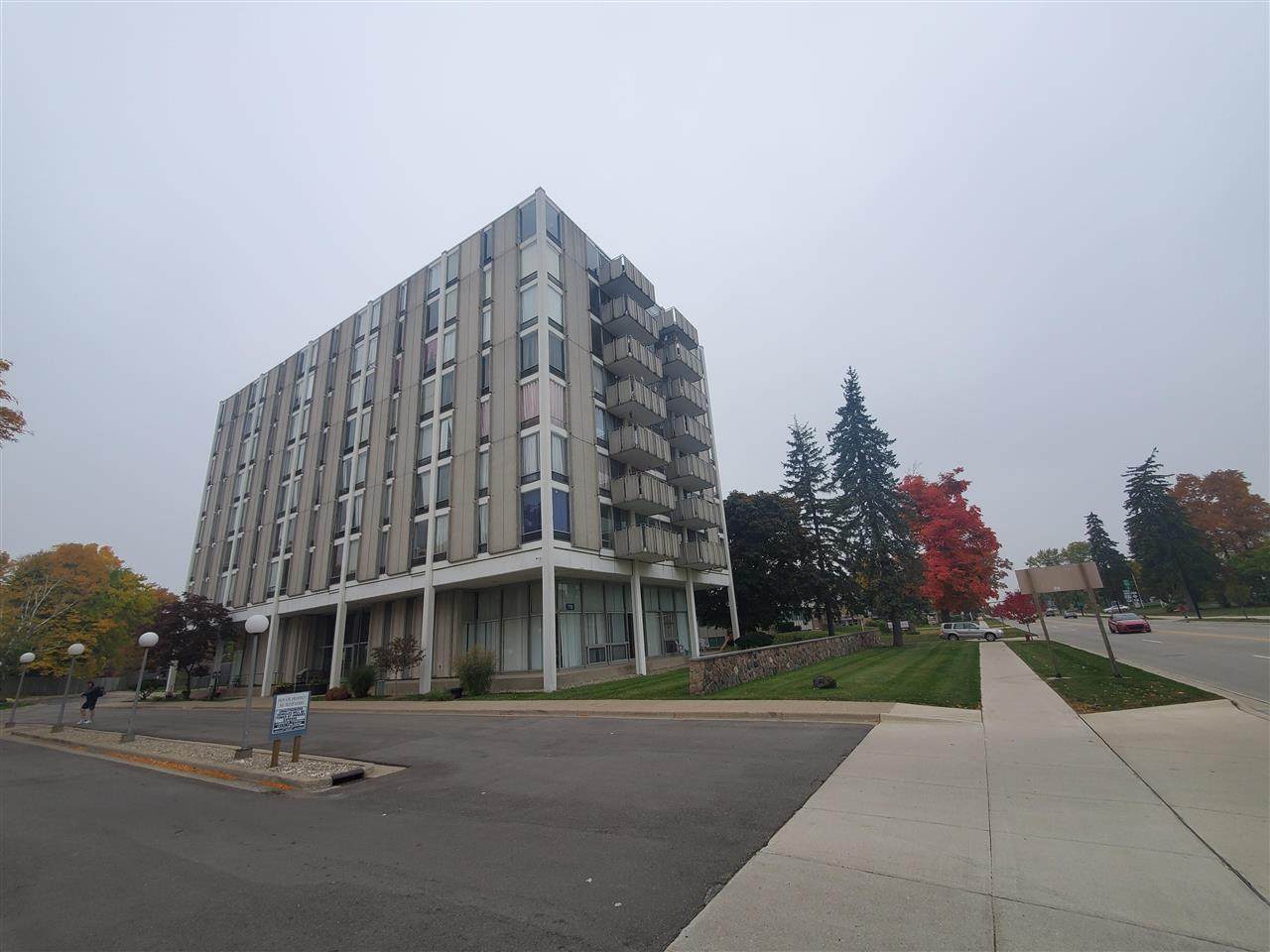 715 Michigan Ave - Photo 1