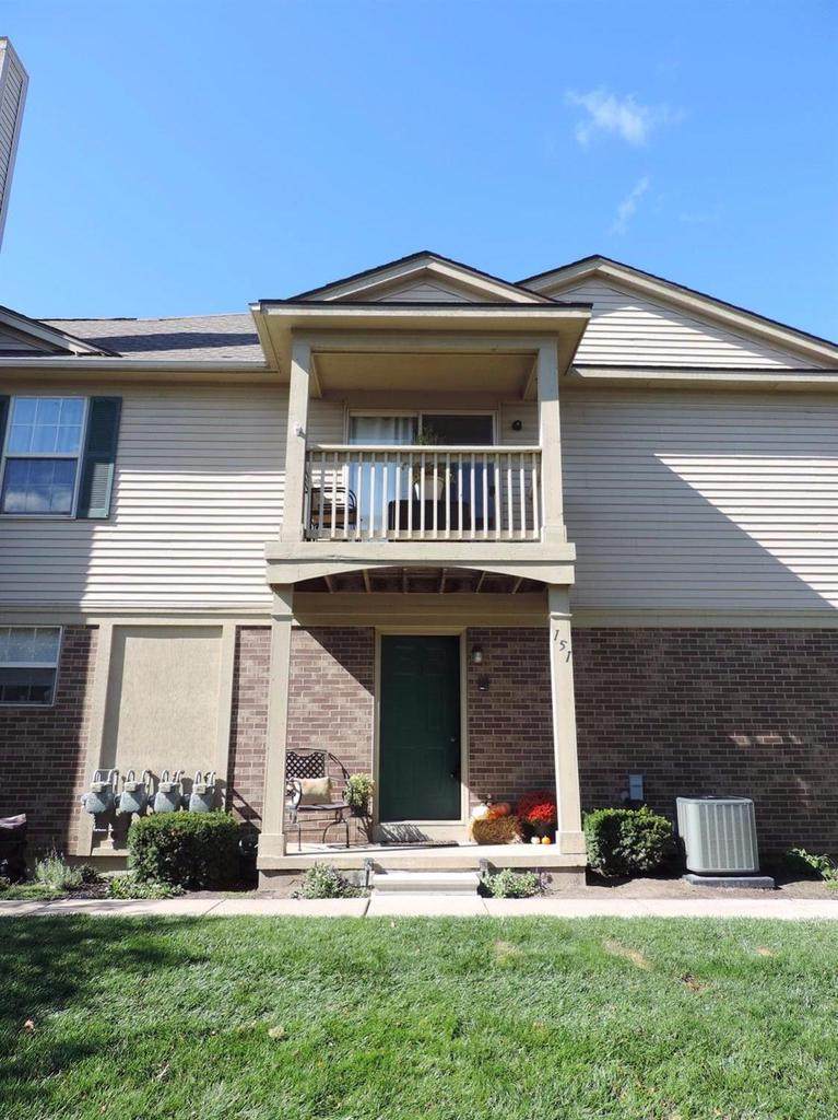 151 Commons Cir - Photo 1