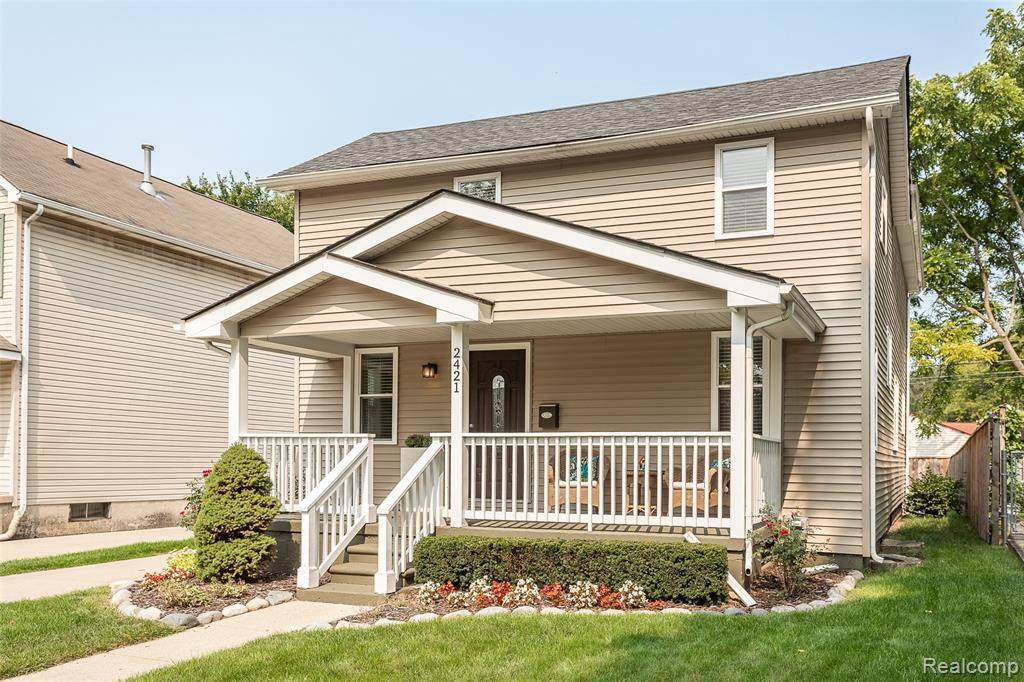2421 Harwood Ave - Photo 1