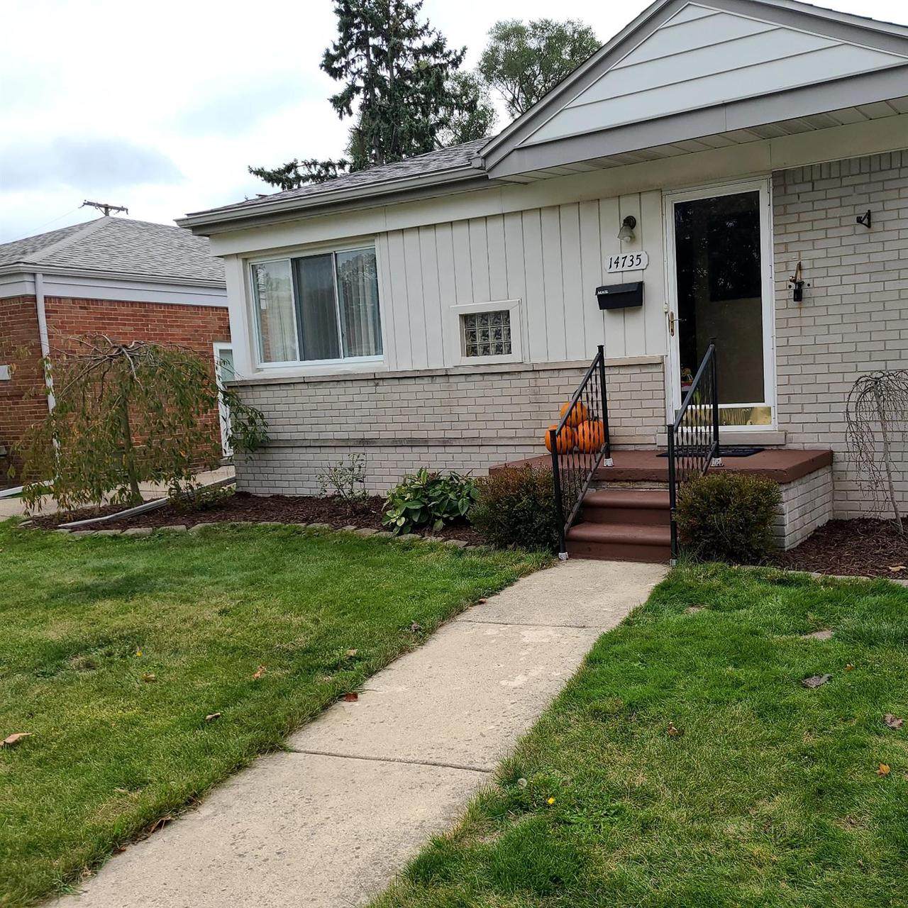 14735 Paris St - Photo 1
