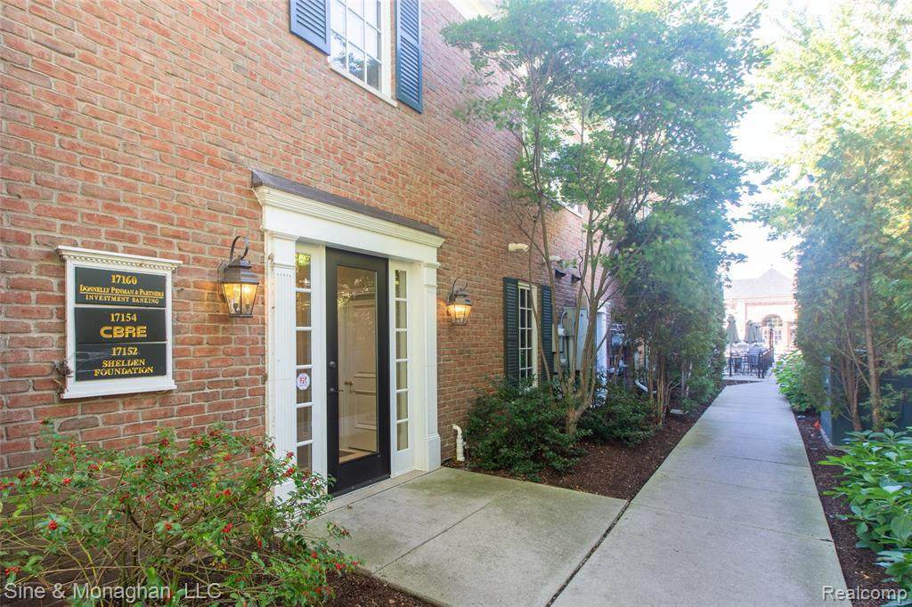 17156 Kercheval Ave - Photo 1