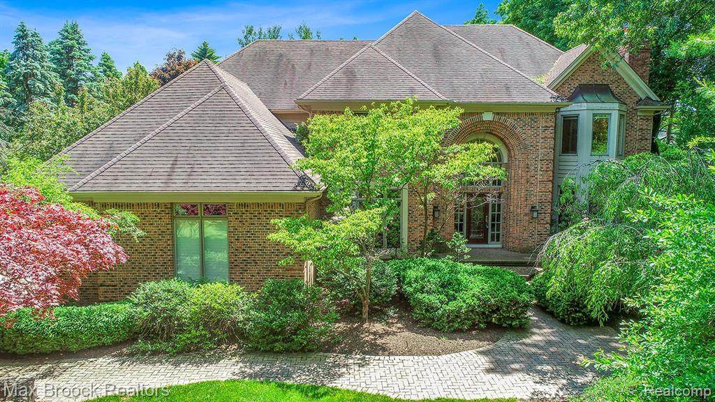 853 Lone Pine Rd - Photo 1