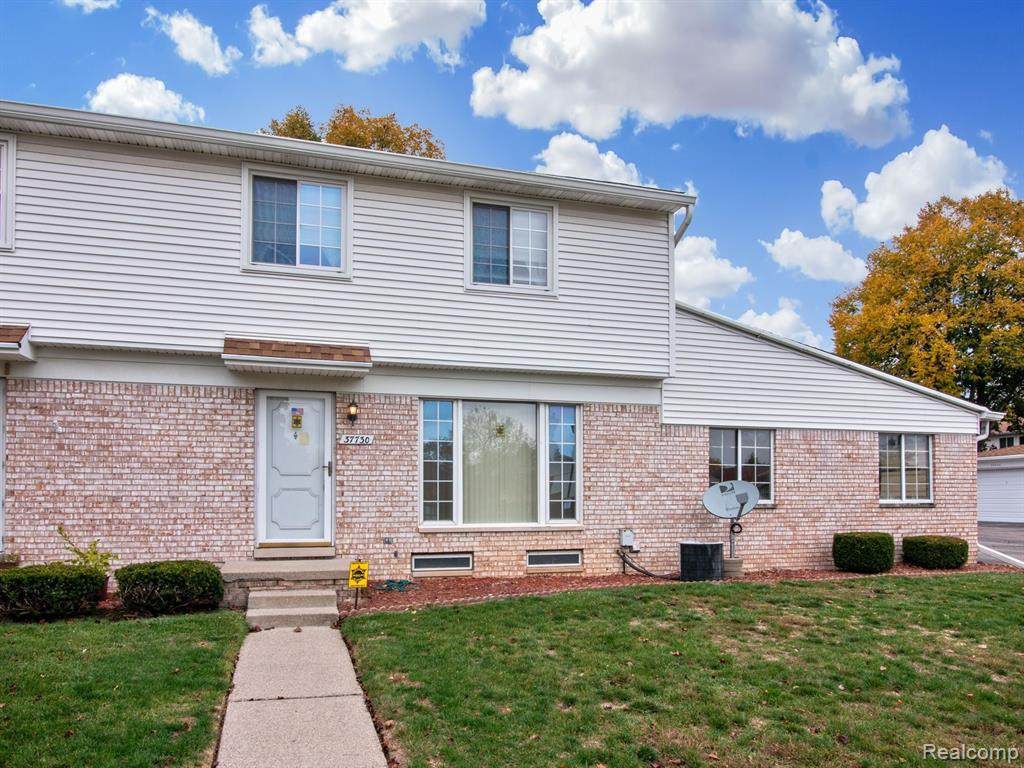 37730 Colonial Dr - Photo 1