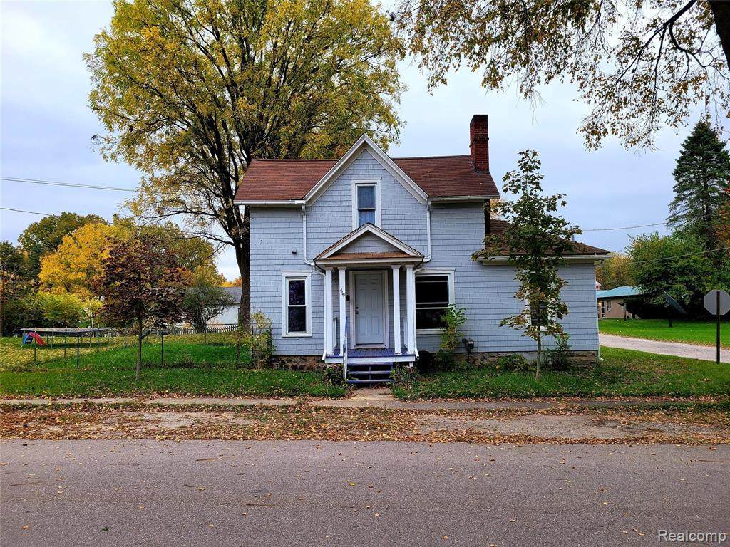 419 Center St - Photo 1