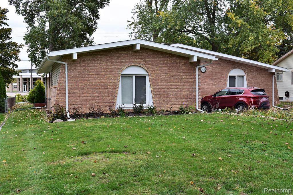 6138 Paramus - Photo 1