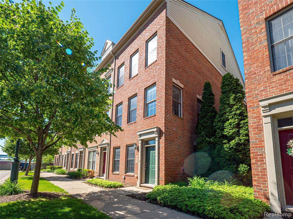 614 Lewis St - Photo 1