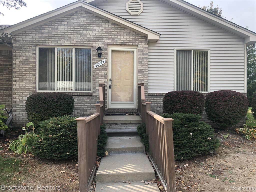 22072 Glenwood St - Photo 1