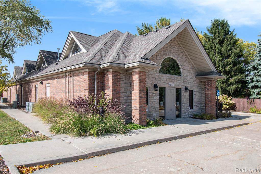 42463 Garfield Rd - Photo 1