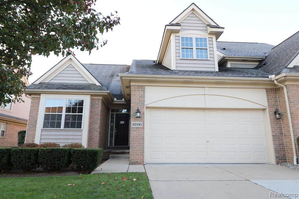 32939 Brookside Cir - Photo 1