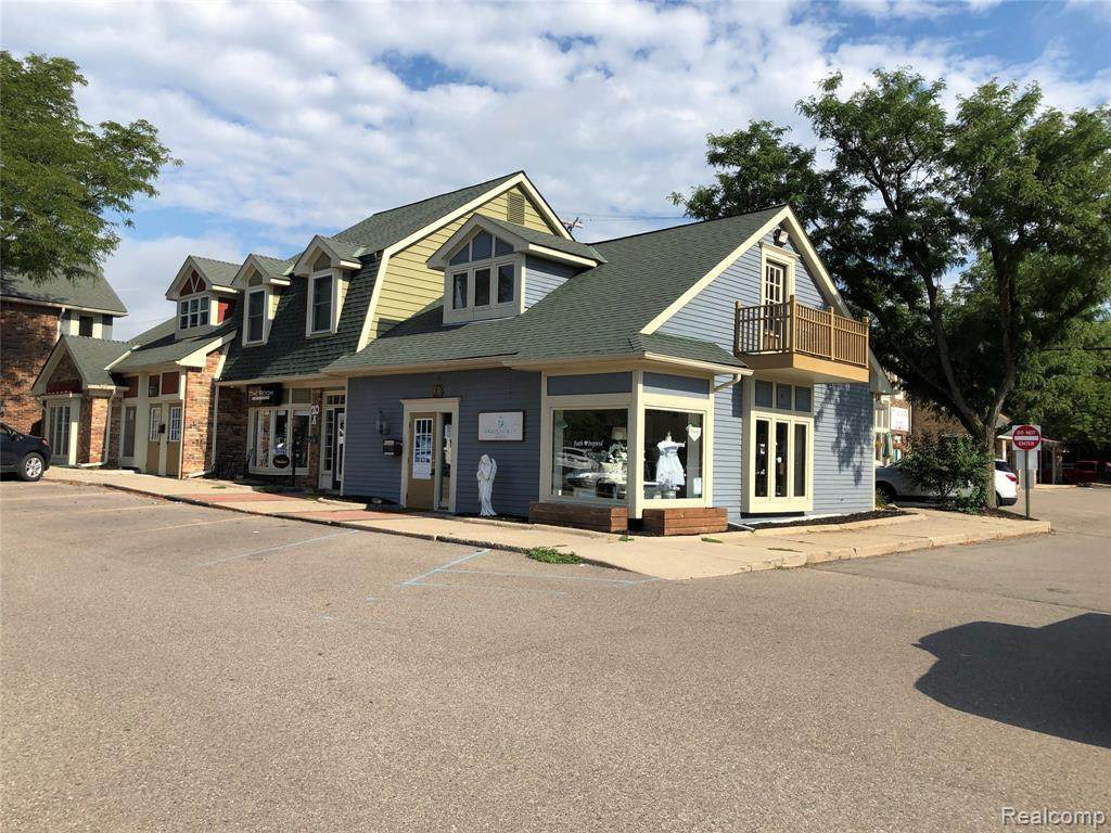 470 Forest Ave - Photo 1