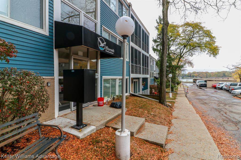 2419 Riverside Dr - Photo 1