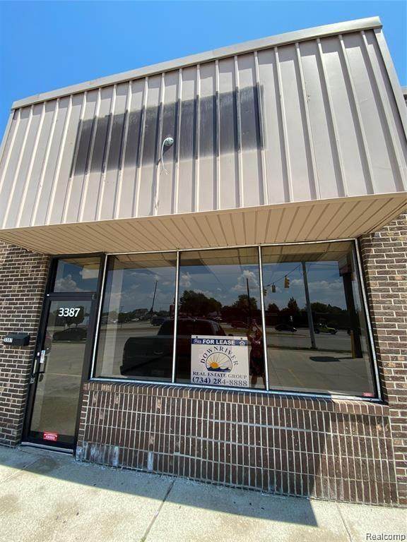 3387 Fort St - Photo 1