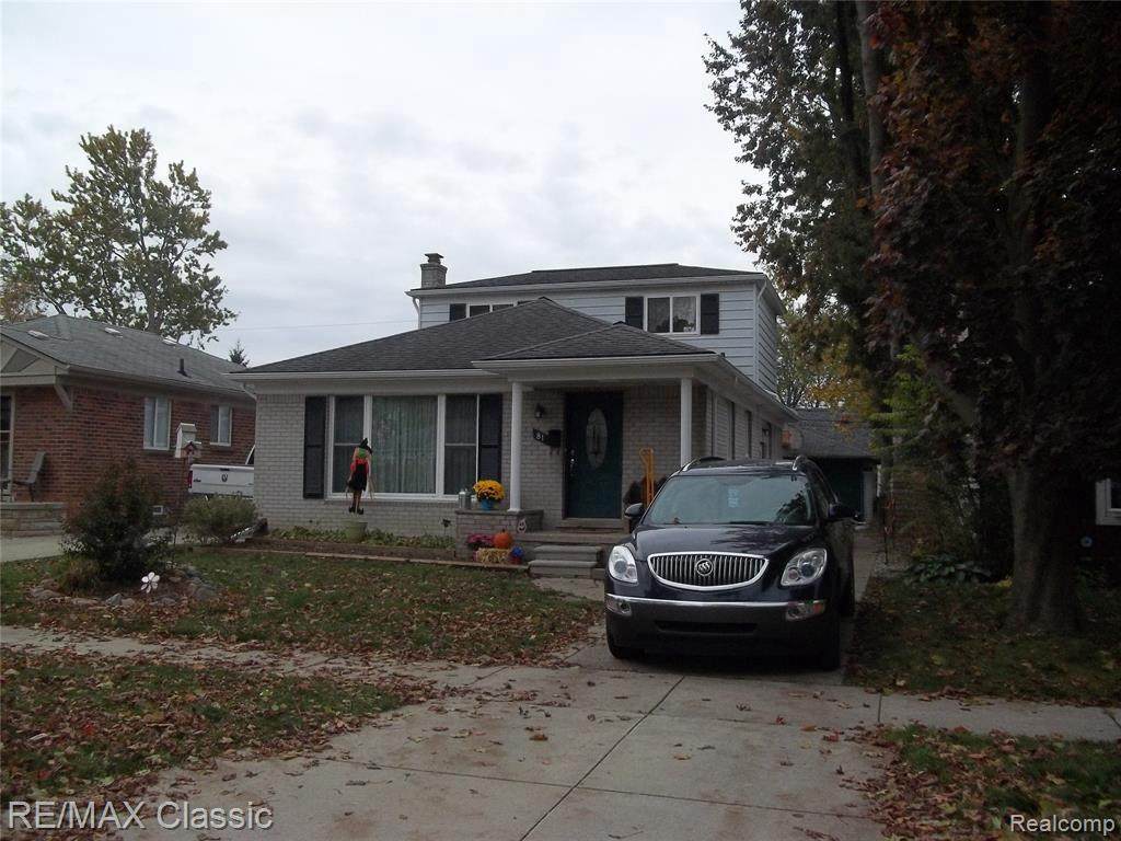 81 Elmwood Ave - Photo 1