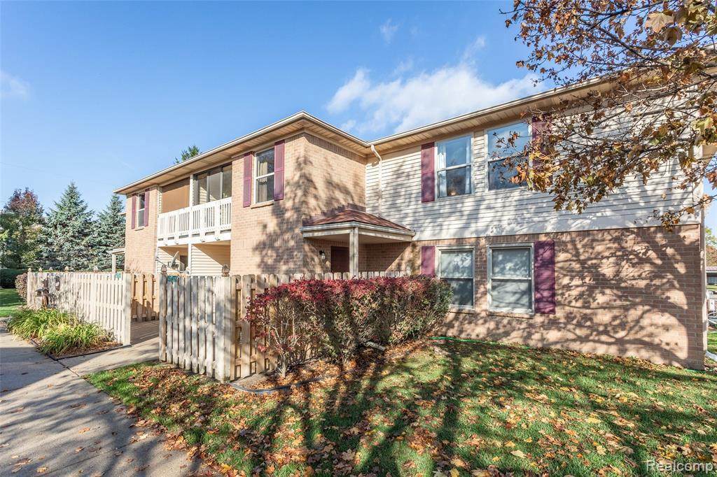 61157 Greenwood Dr - Photo 1