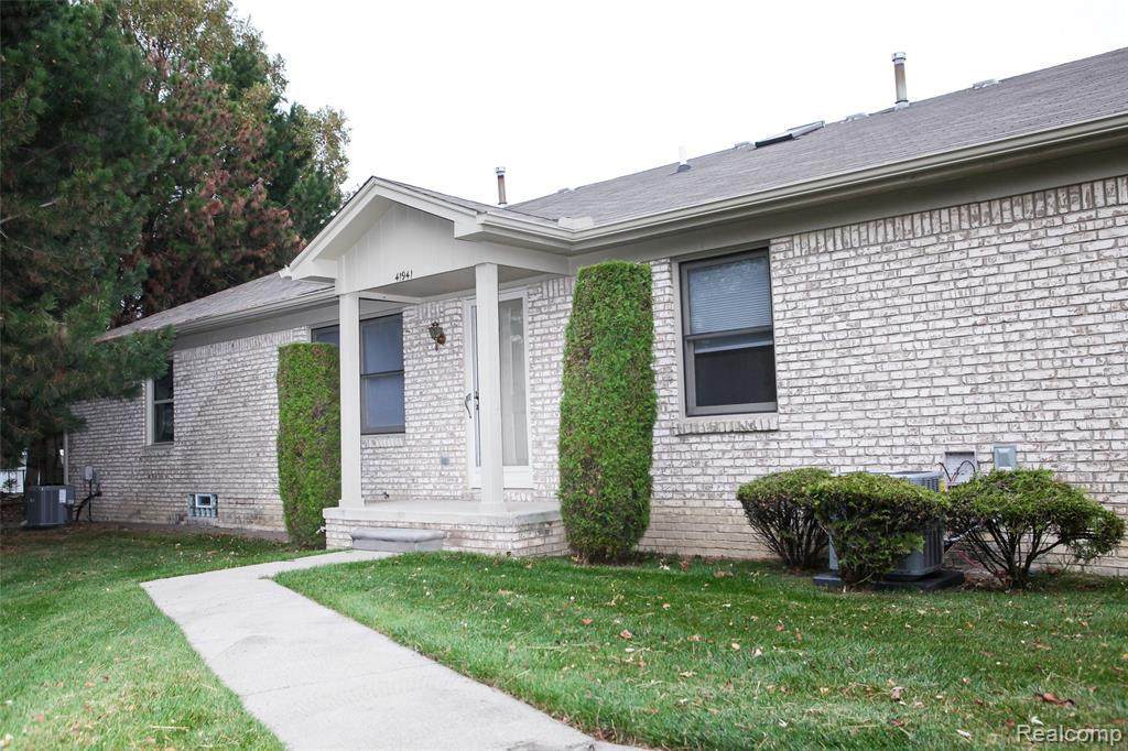 41941 King Edward Crt - Photo 1