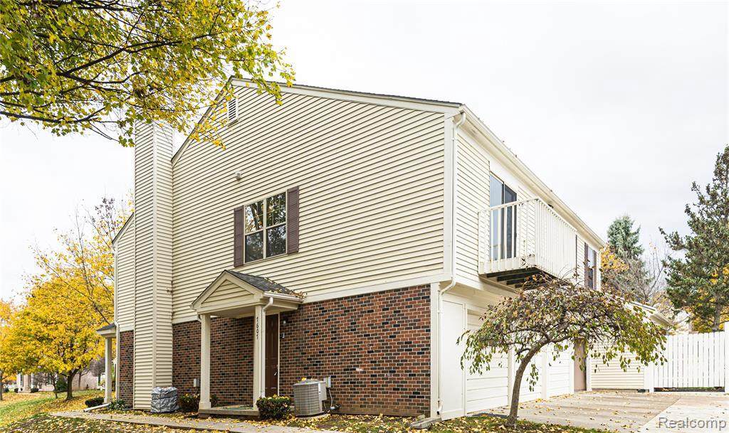 7607 Woodview Dr - Photo 1