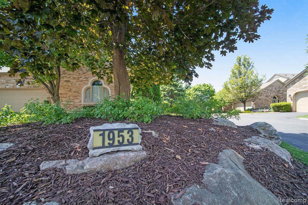 1953 Clearwood Crt - Photo 1