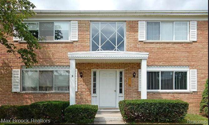 801 Long Lake Rd - Photo 1