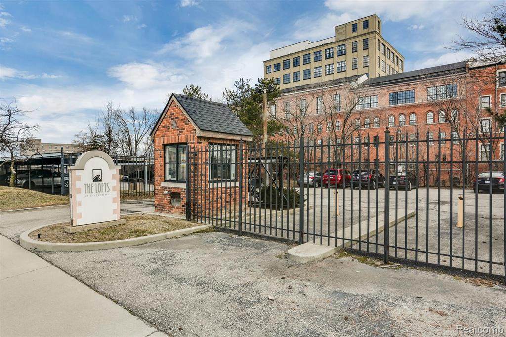 6533 Jefferson Ave - Photo 1