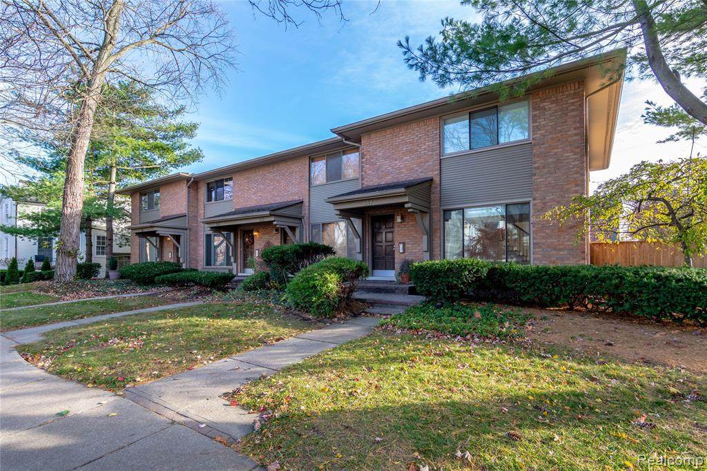 387 Brown St - Photo 1
