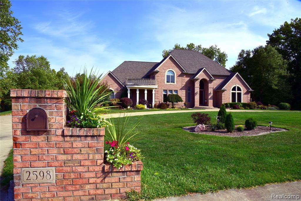 2598 Shore Dr - Photo 1
