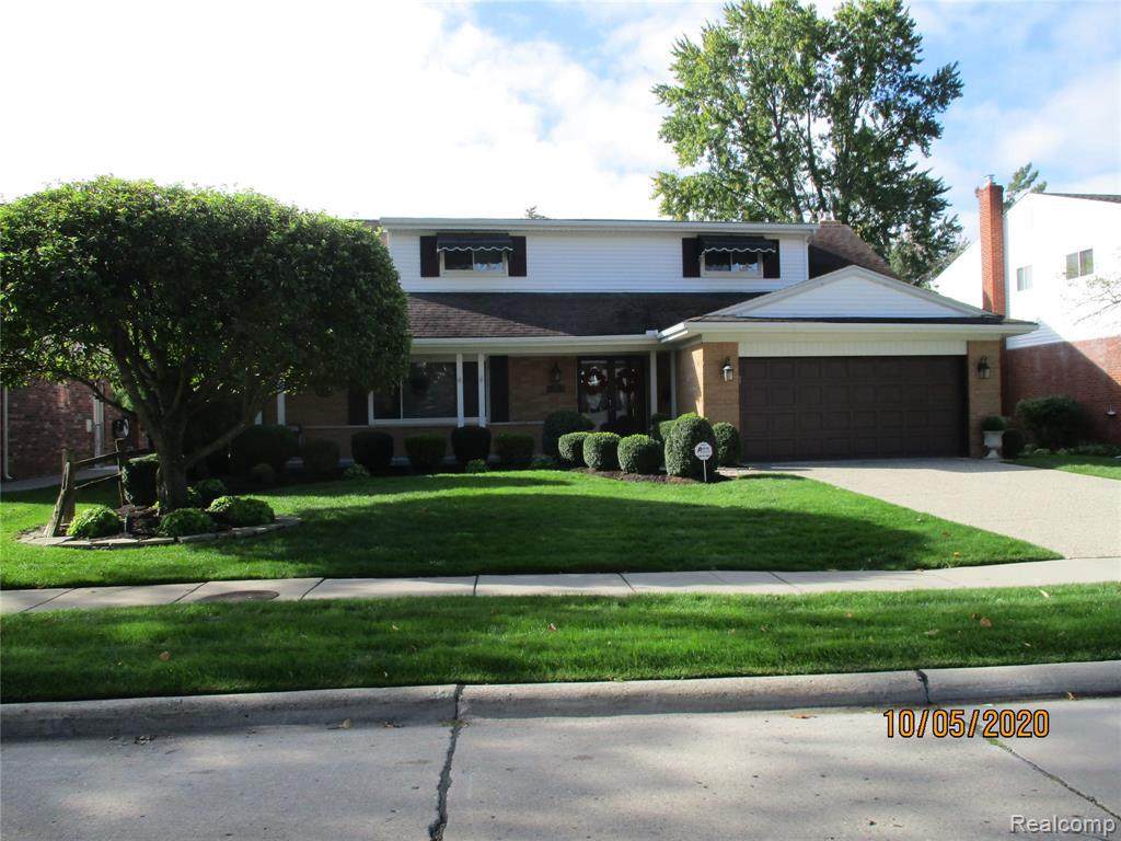 1445 Yorktown St - Photo 1