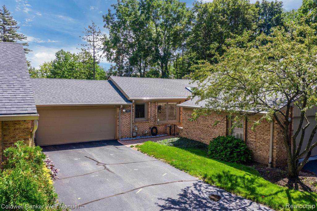 715 Arbor Crt - Photo 1