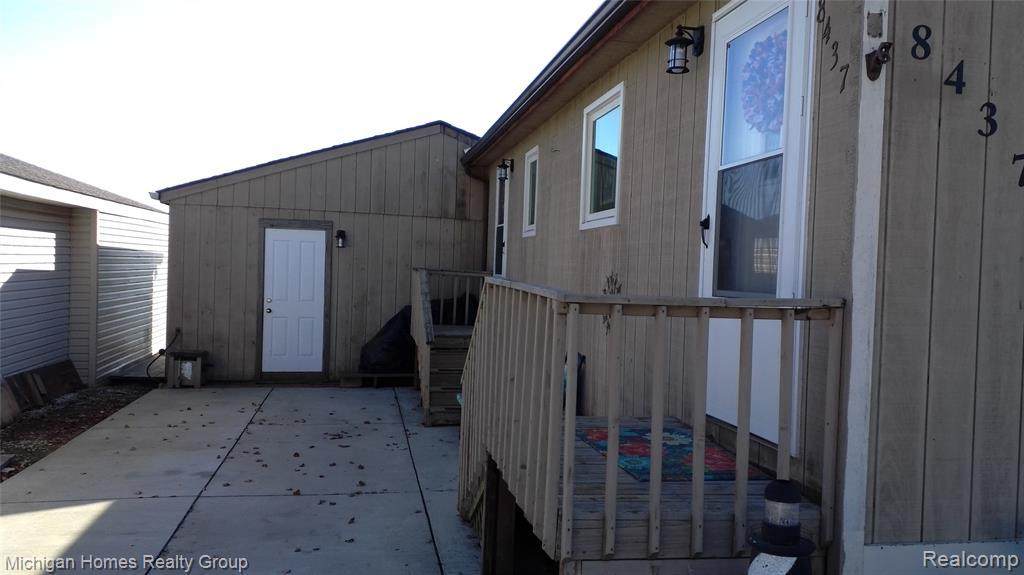 8437 Anchor Bay Dr - Photo 1