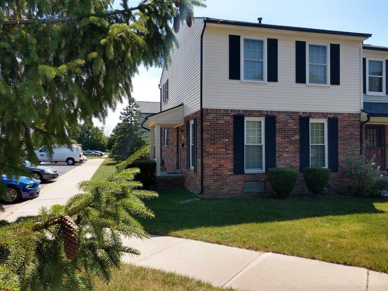 3350 Burbank Dr - Photo 1
