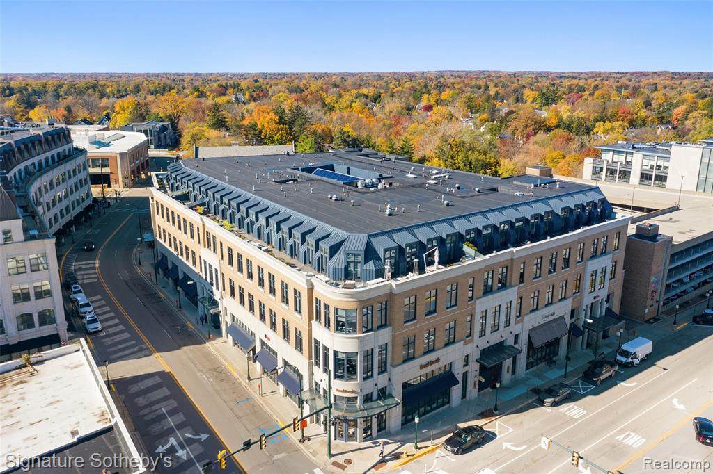 327 Old Woodward Ave - Photo 1