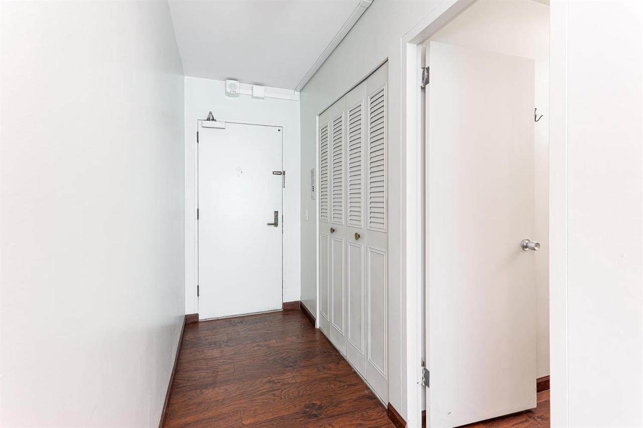 555 William St - Photo 1