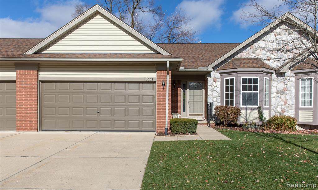 3054 Brookside Dr - Photo 1