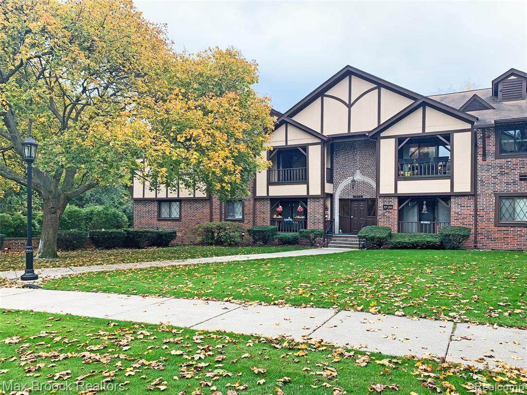 42160 Woodward Ave - Photo 1