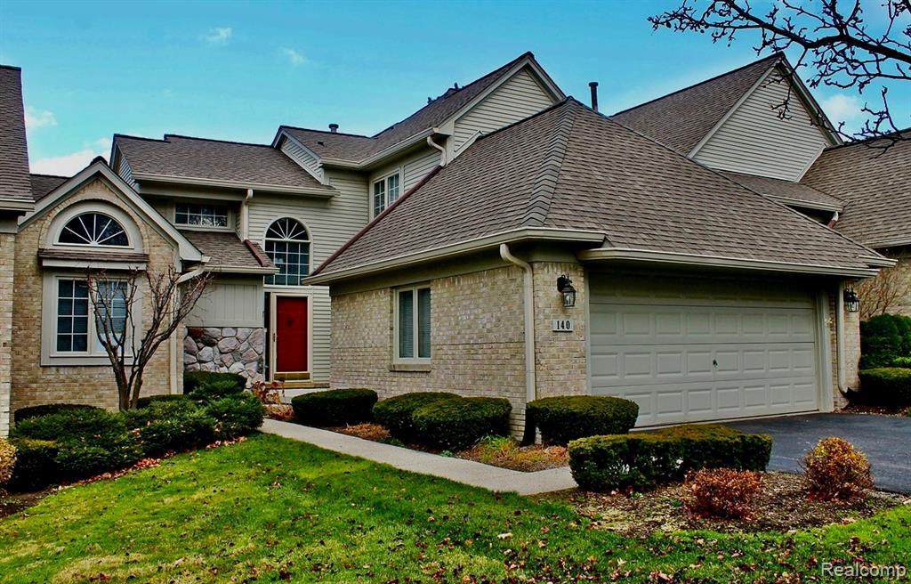 140 Hampton Crt - Photo 1