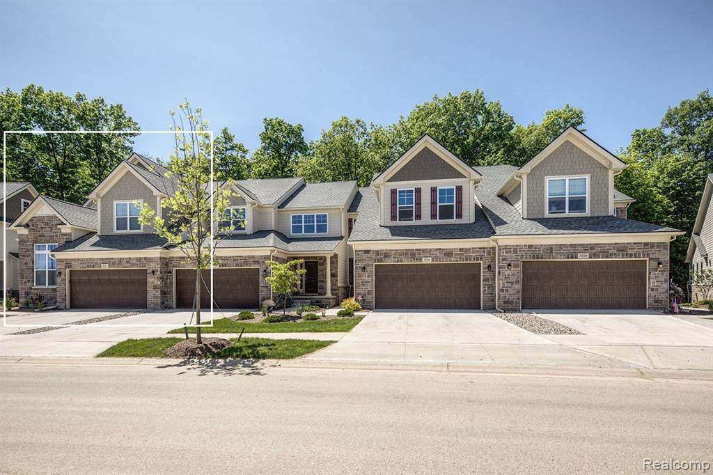 3087 Spurway Dr - Photo 1